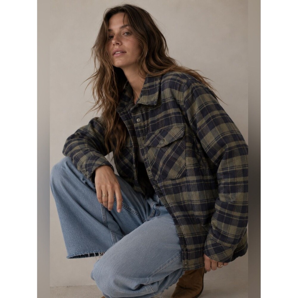 Duluth Trading Co Free Swingin Flannel Jacket Women’s L Plaid Sherpa Lined Snap